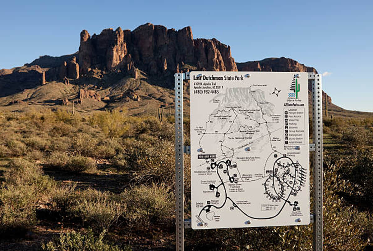 gold hidden between superstition mountains on arizona invite many to search for gold mines where no one could survive