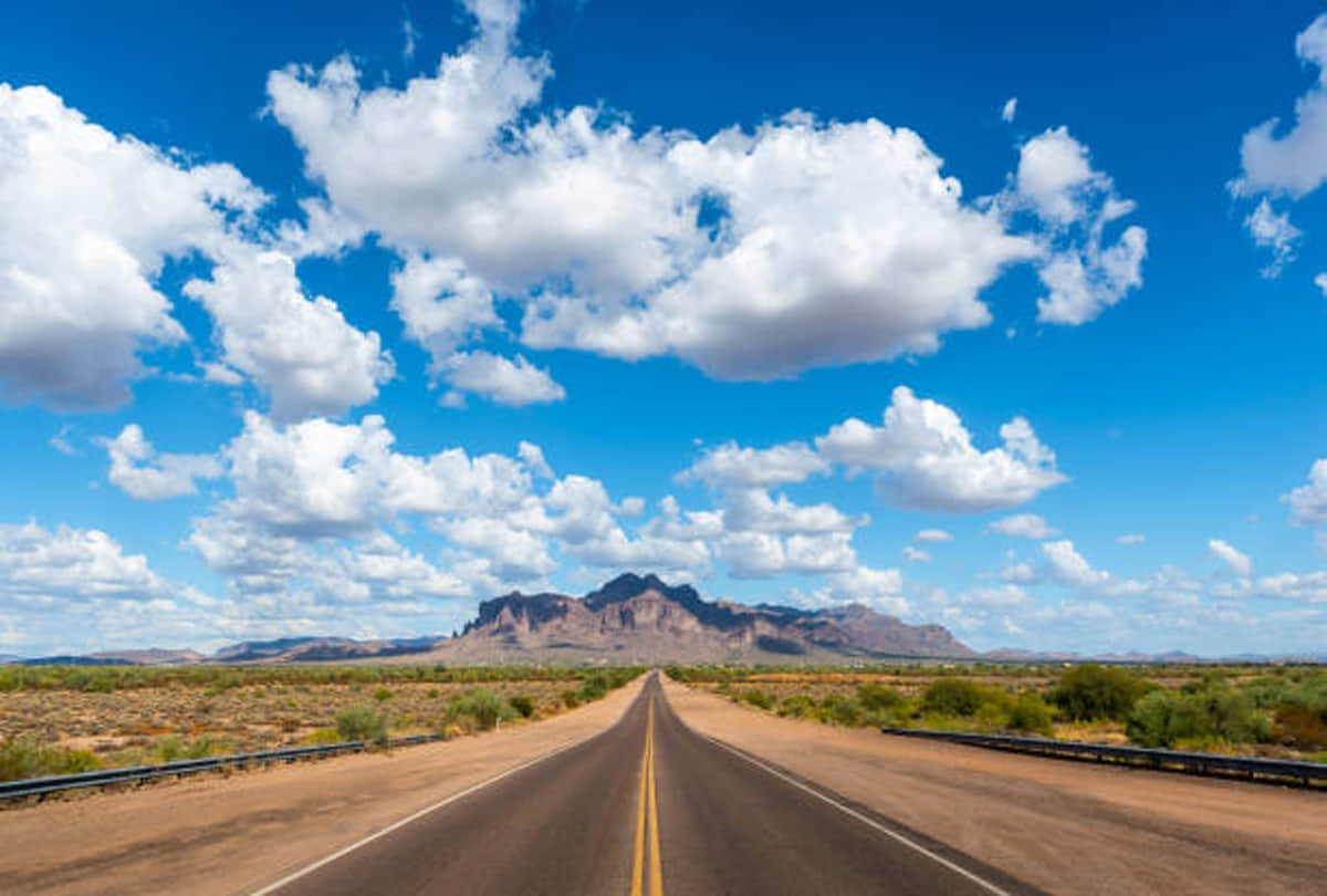gold hidden between superstition mountains on arizona invite many to search for gold mines where no one could survive