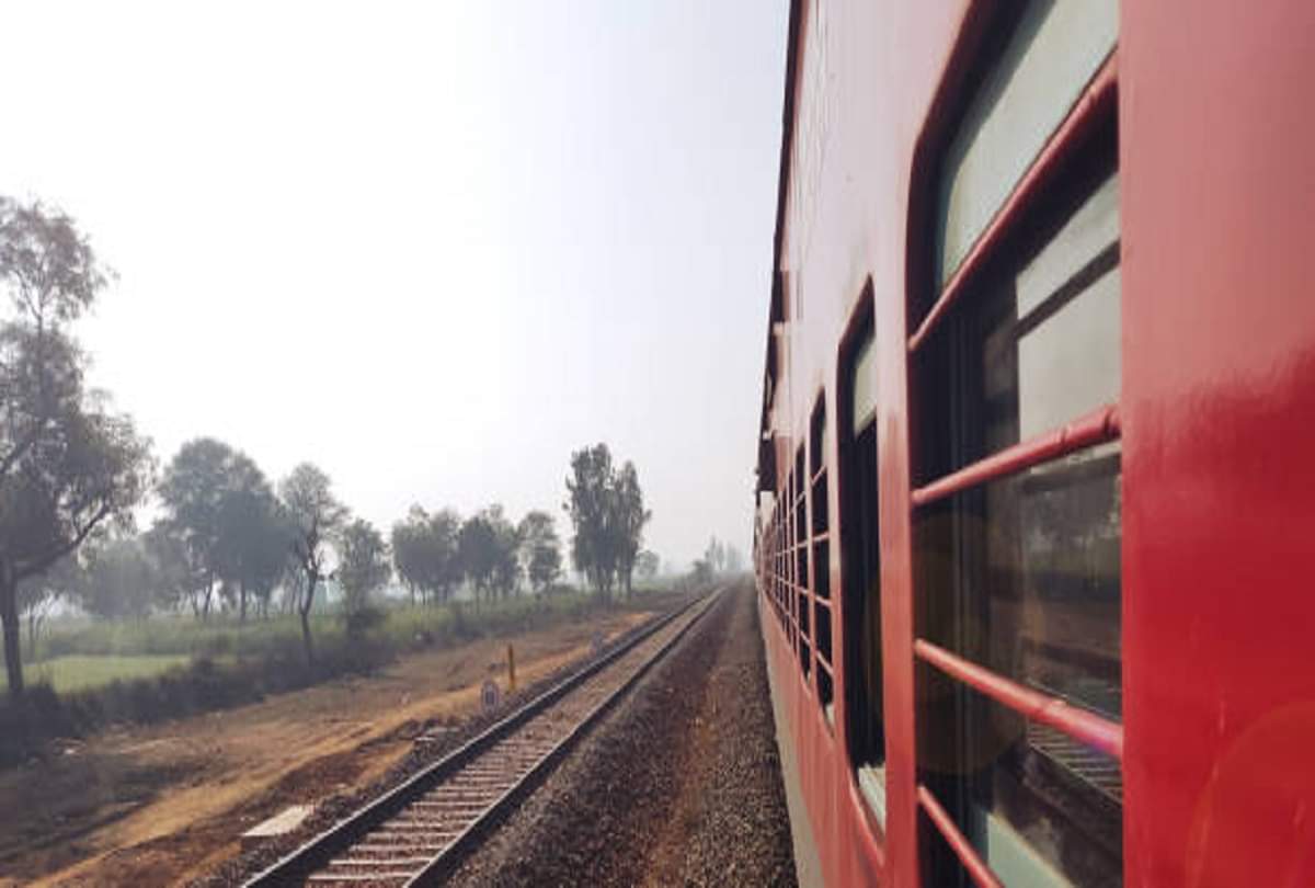 Dont make these mistakes while traveling in indian railways fine and jail may happen