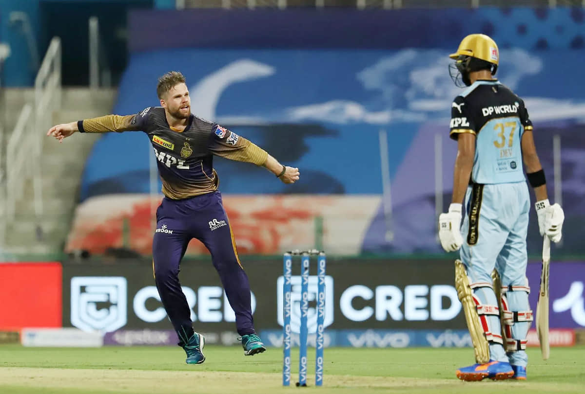 KKR vs RCB IPL 2021 Photos: Virat Kohli Brendon McCullum talk; Actor Sudeep Dhanashree in stadium