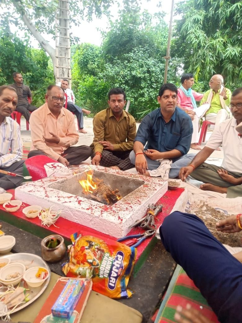 Hathras: Worship of instruments on Vishwakarma Jayanti