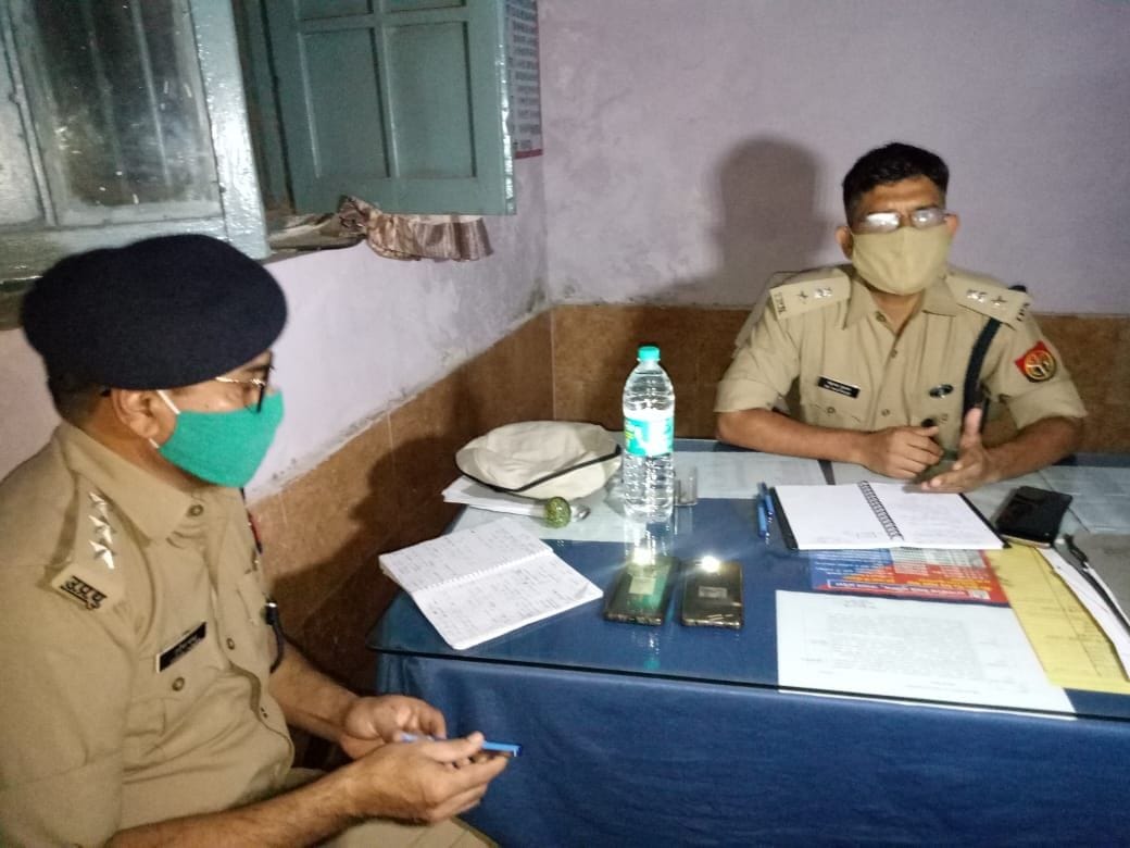 Hathras: On protest against molesting wife, drunkard pushes young man from train, death