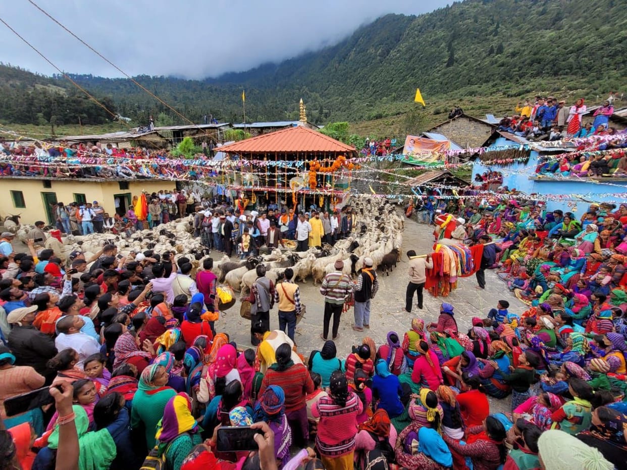 Villagers took blessings from Ishtadev in Sheep Festival