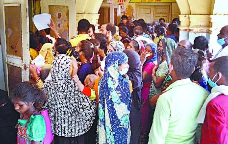 Outbreak of fever continues, crowd gathering in district hospital