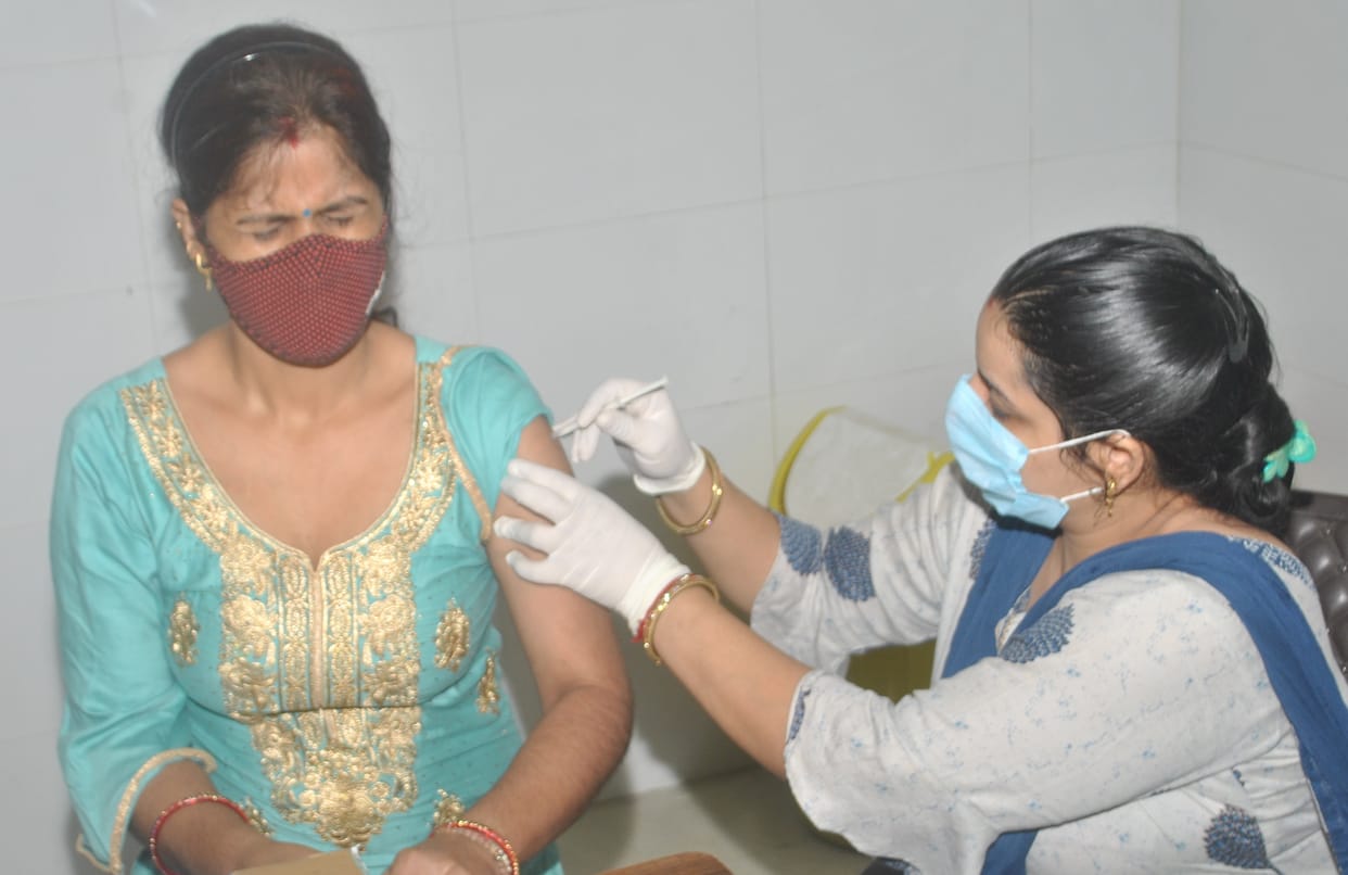 8253 people got anti-coronavirus vaccines in the district