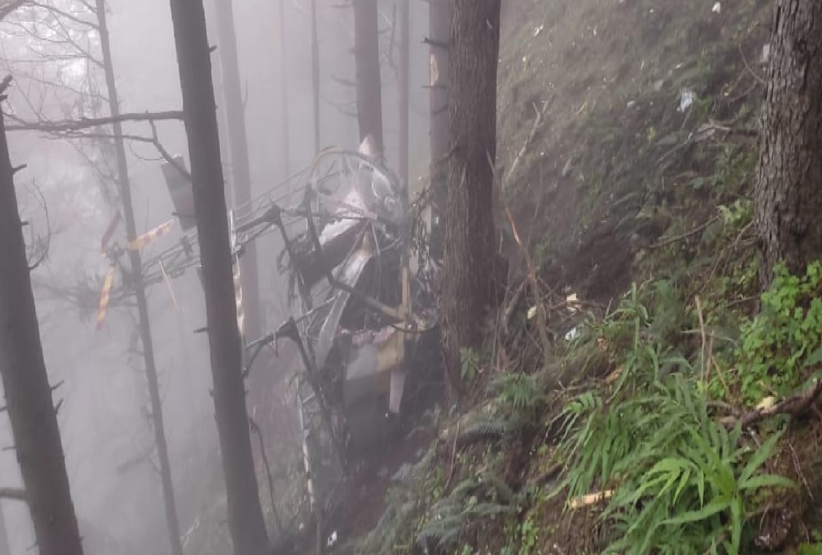 Jammu and Kashmir: Helicopter crashes near Patnitop, ambulance and fire service team reached the spot