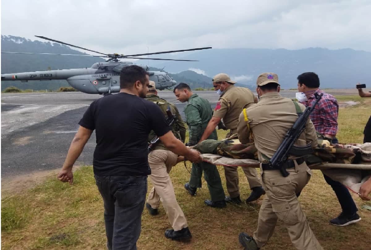 Jammu and Kashmir: Army helicopter crashes, how villagers carried injured pilots on shoulders to hospital, see photos...
