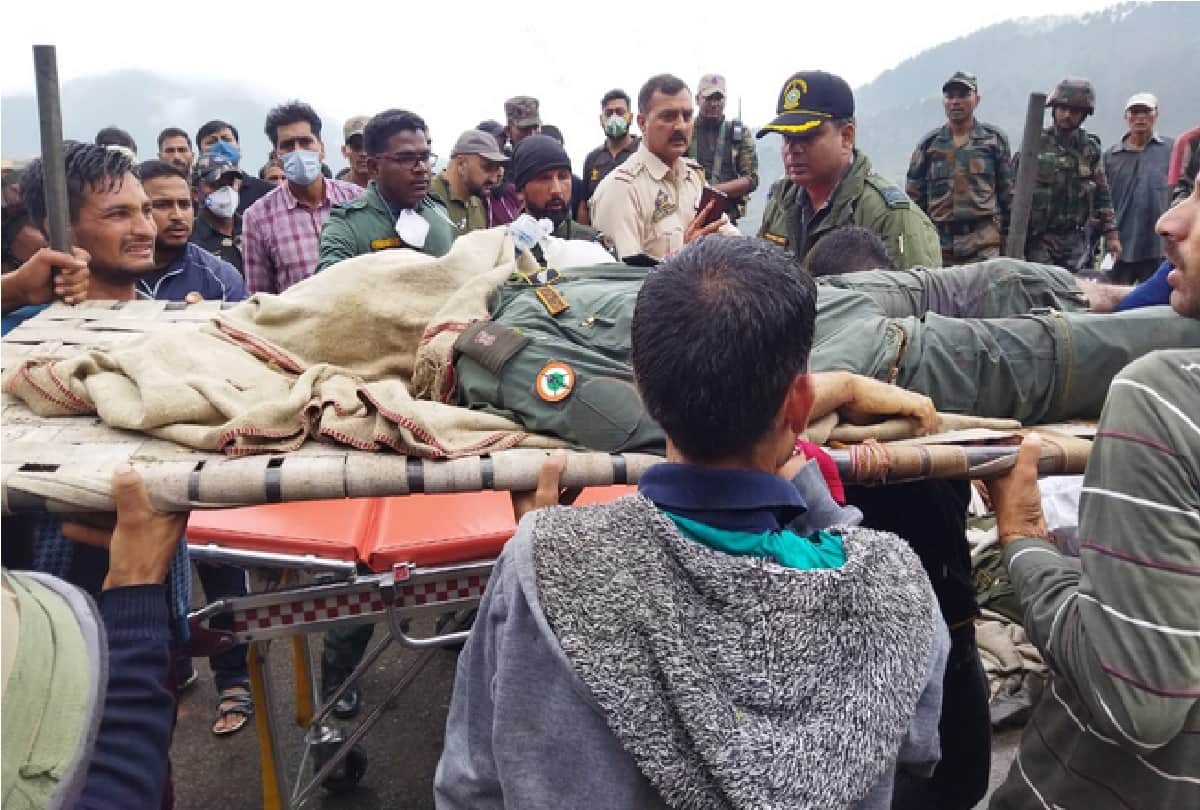 Jammu and Kashmir: Army helicopter crashes, how villagers carried injured pilots on shoulders to hospital, see photos...
