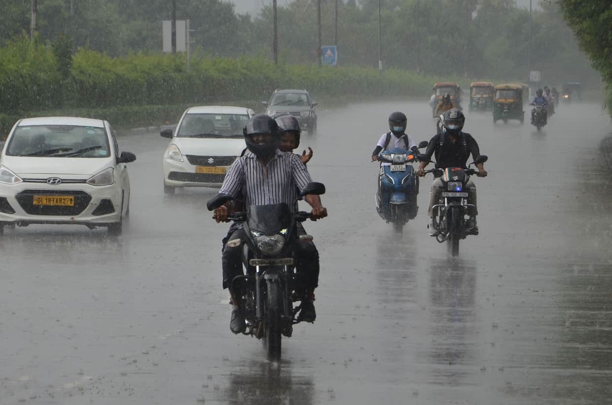 Today, leave the house only after seeing the weather, clouds can rain heavily