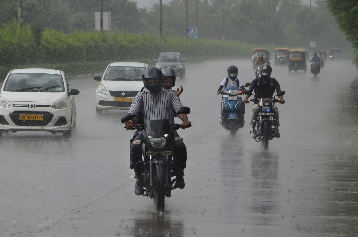 Today, leave the house only after seeing the weather, clouds can rain heavily
