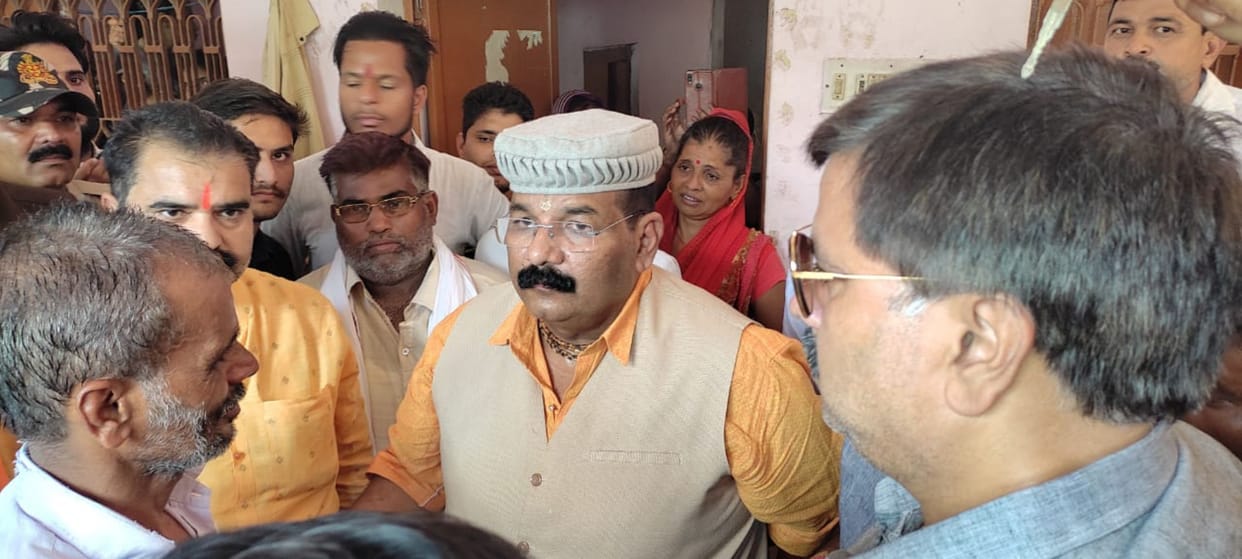 Kidwai Nagar MLA met the relatives of the ballast trader in Gaholia village, gave assurance of justice
