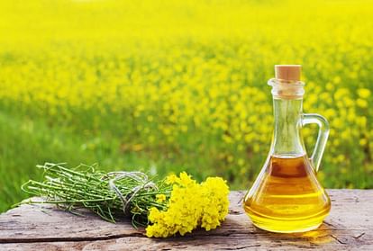 Skin Care Tips in hindi Mustard oil benefits for skin in hindi sarso ke tel ko twacha par kaise lagayein