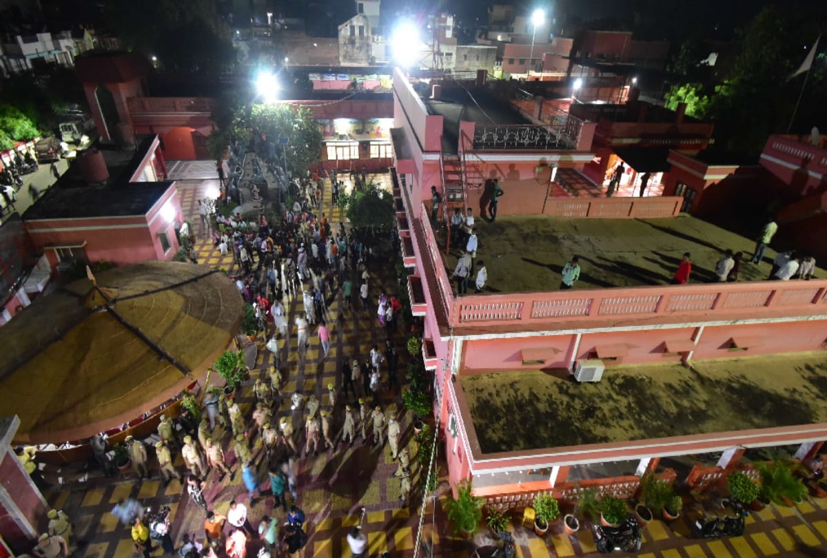 allahabad mahant narendra giri suicide case Six-page suicide note found in the room