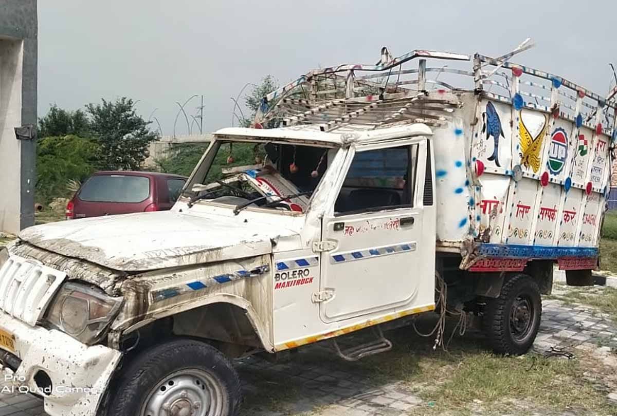 Etawah: Pickup overturns on Agra Lucknow Expressway, one killed, two injured
