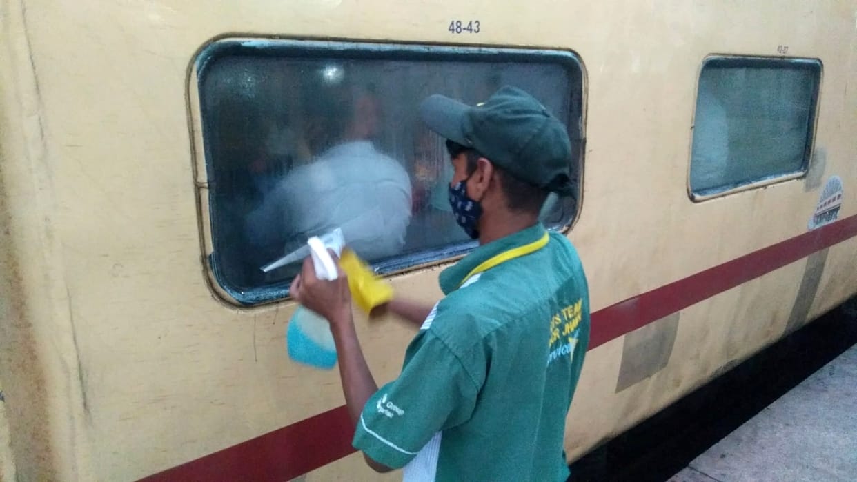 Railway officers swung into action, got dirty coaches of trains cleaned