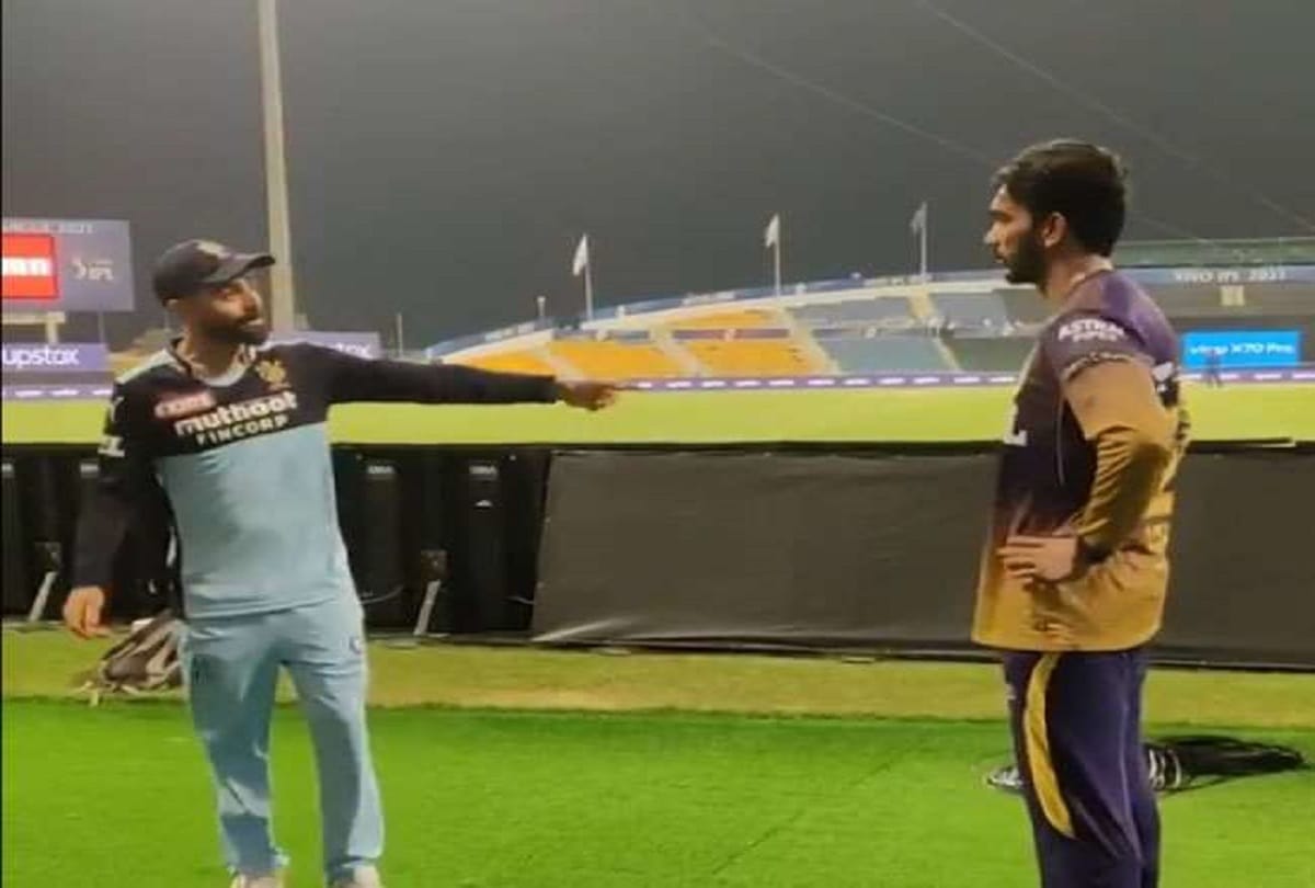 IPL 2021 Virat Kohli gave batting tips to Kolkata Knight Riders opening batsman Venkatesh Iyer scored 41 runs against RCB