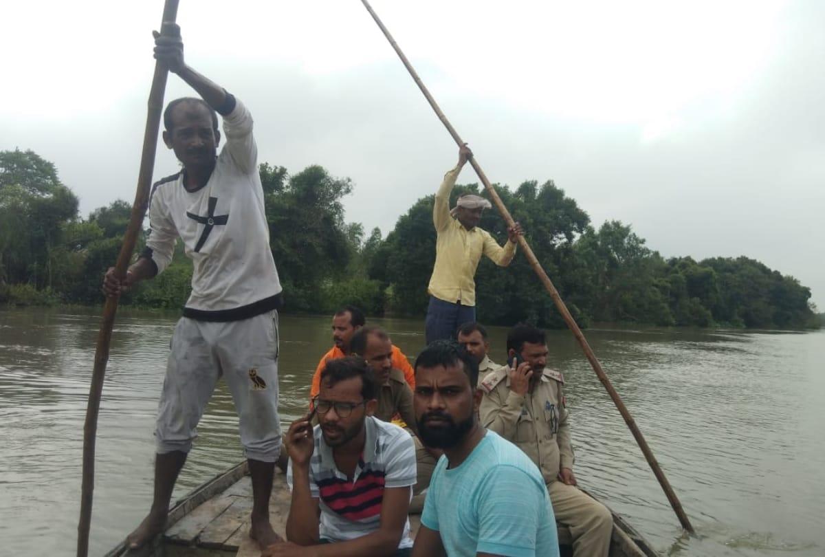 Four people get drowned in sai river raebareli.