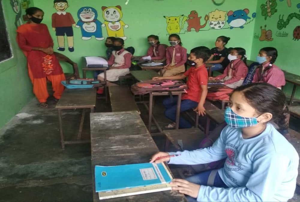 Uttarakhand primary School Reopen News: Student Got Entry in schools with Covid Protocols Photo