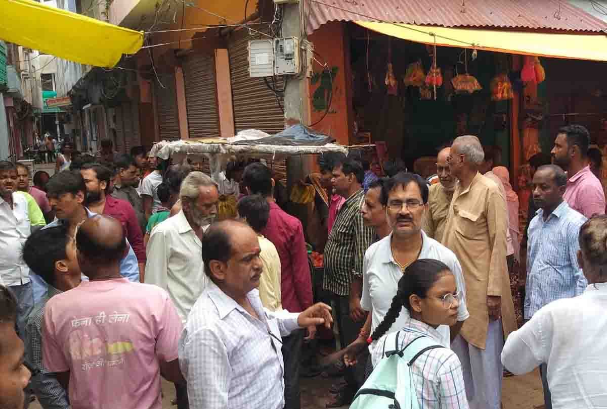 Kanpur Jalaun Crime News: Inflammable substance thrown at girl selling toys, jalaun crime