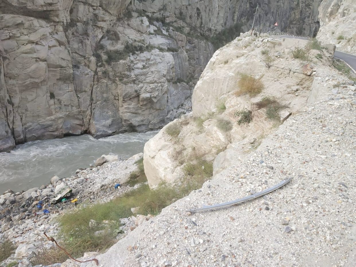one died in car accident near kharo bridge kinnaur