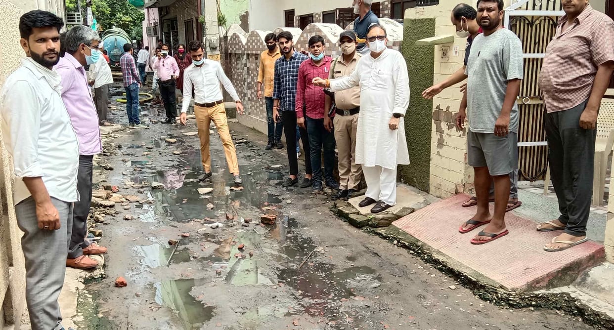 Water filled in the streets for three months, complaints are not being heard