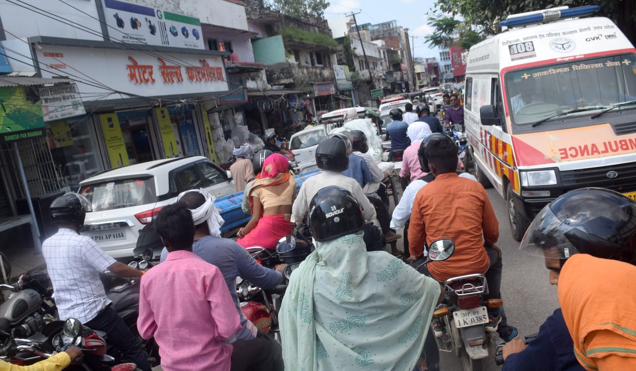Encroachment is not controlled, the city stuck in jam