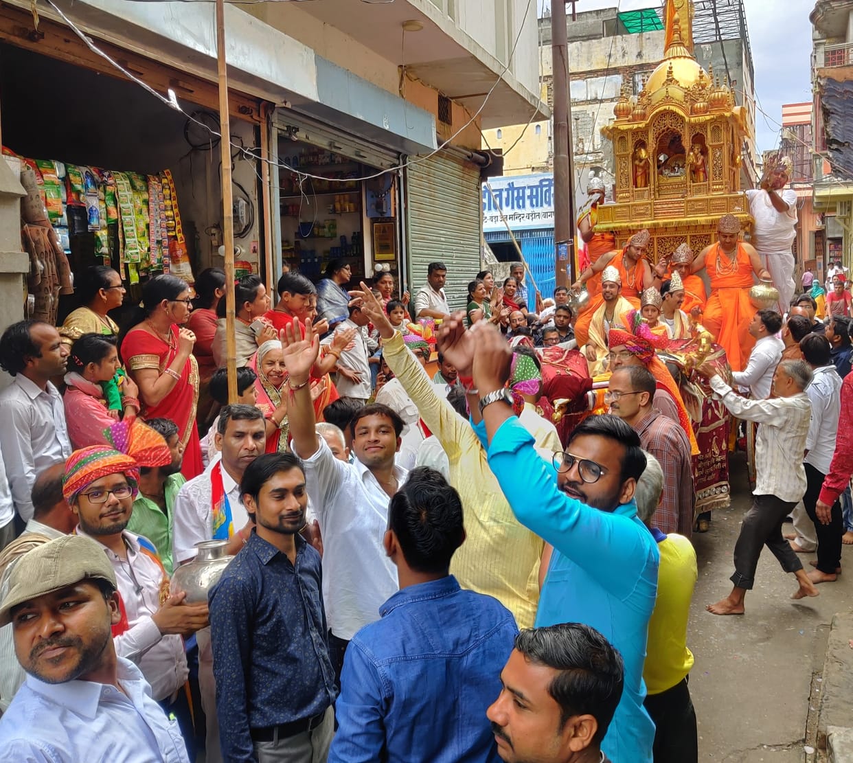 Rath Yatra of Lord Chandraprabhu taken out with pomp
