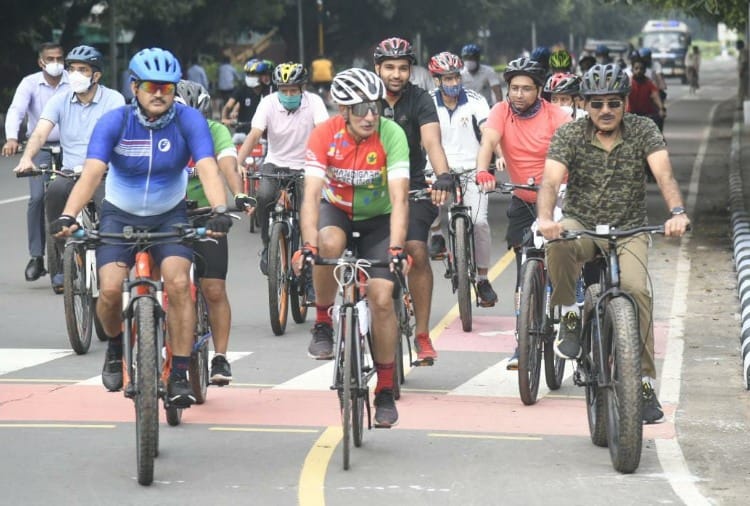 Officials take oath to make Chandigarh car free on World Car Free Day