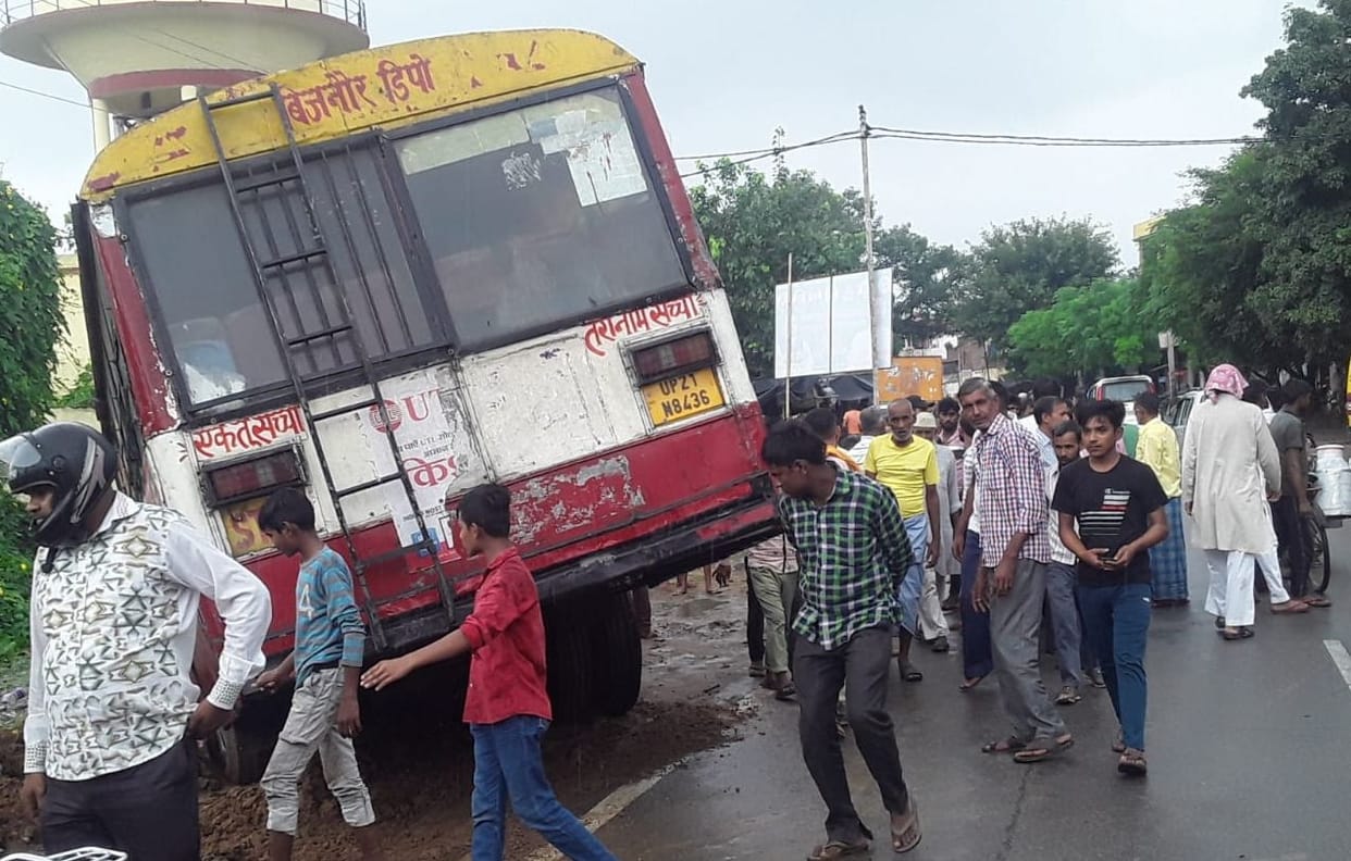 Roadways bus fell into a ditch while overtaking
