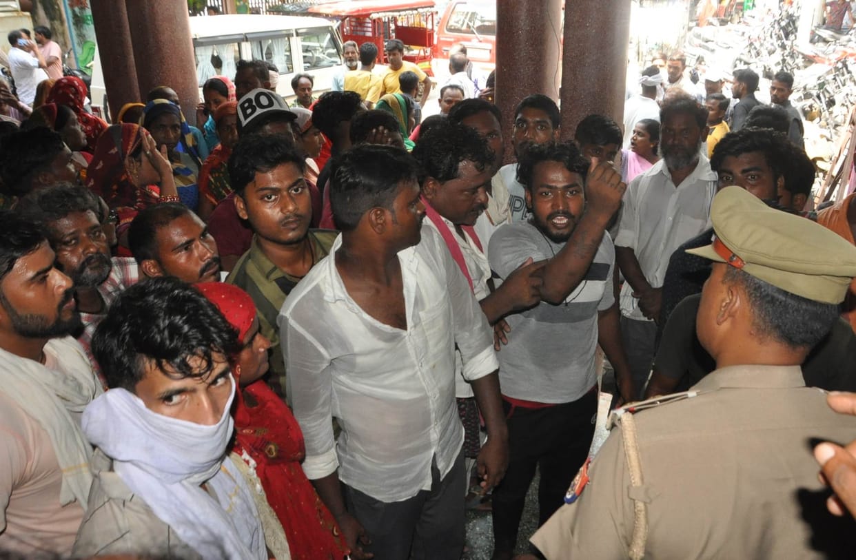 Sanitation workers demonstrated in the municipality for non-payment of EPF
