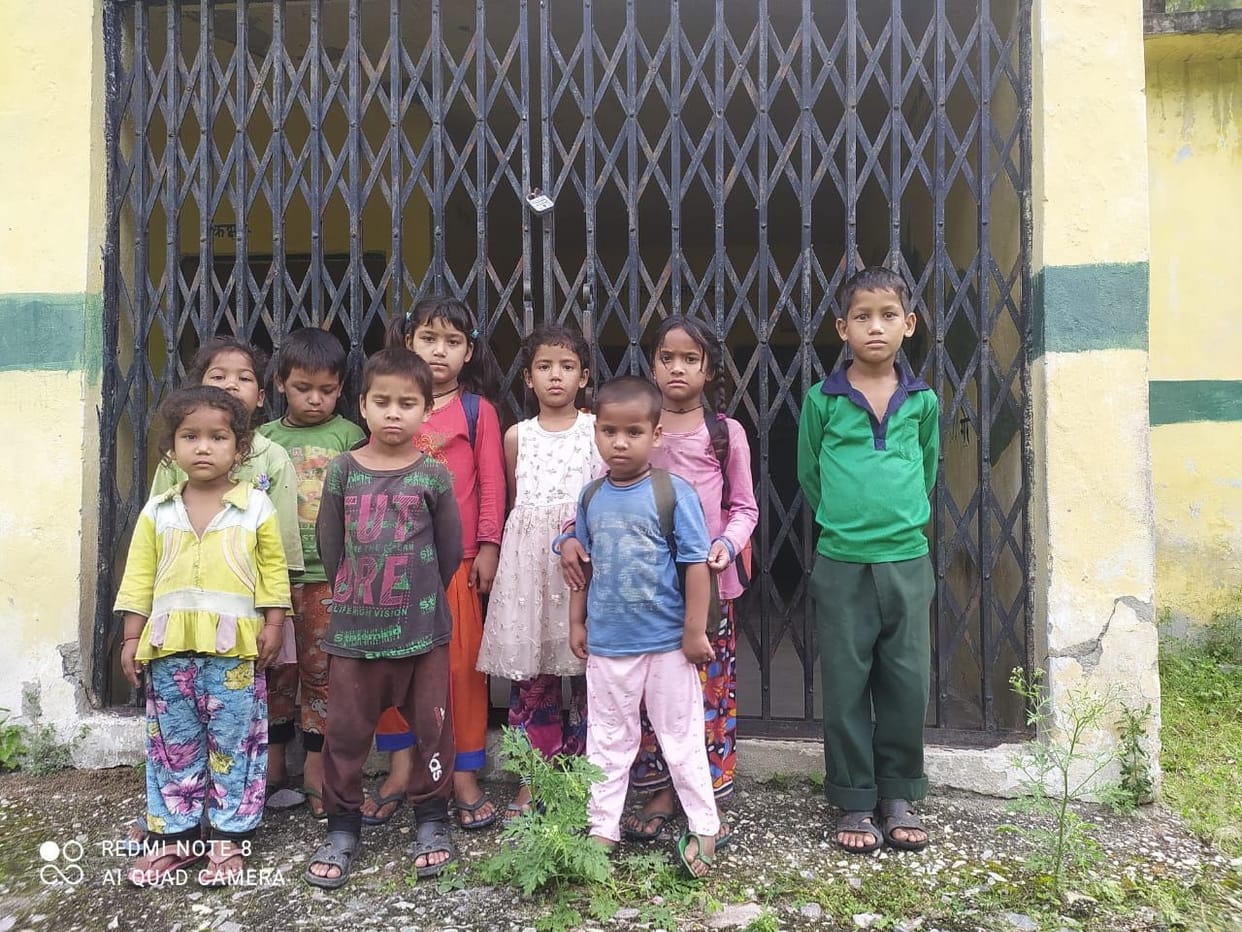 students returning from syalgi school