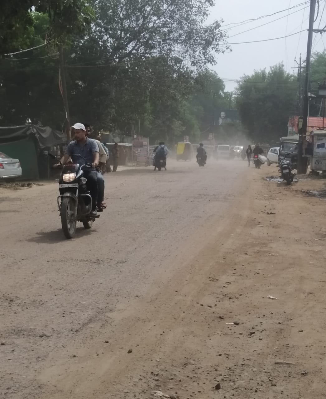 main road shabby road,