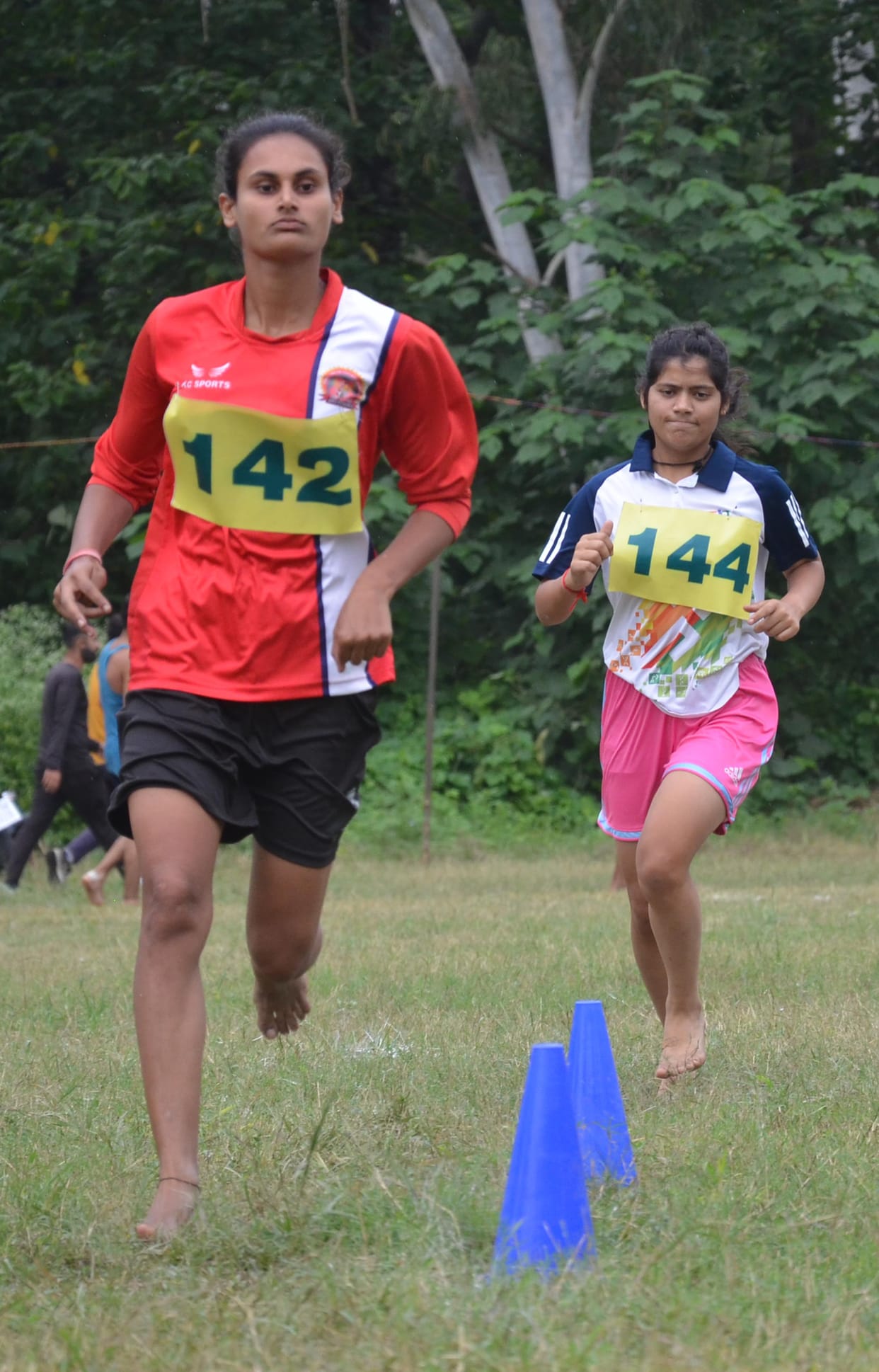 552 ran, 127 candidates passed the field