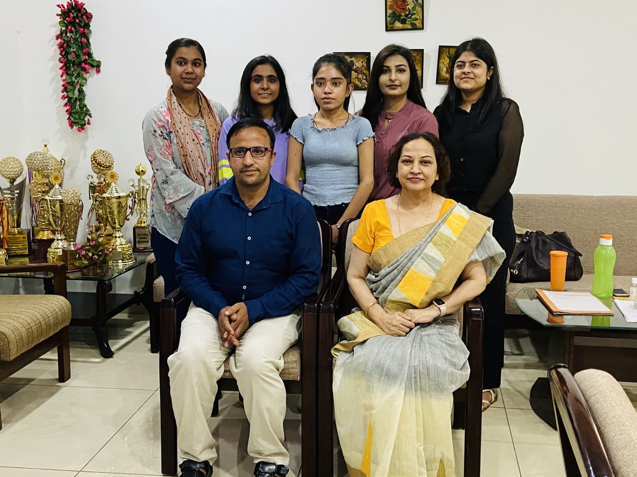 DAV girl students waved Parcham, Yamunanagar