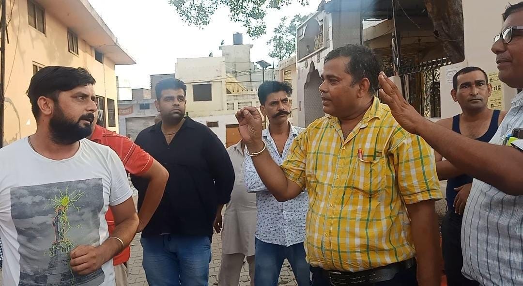 Street lights were taken off without giving notice, anger among people, said - Electricity corporation's action is wrong