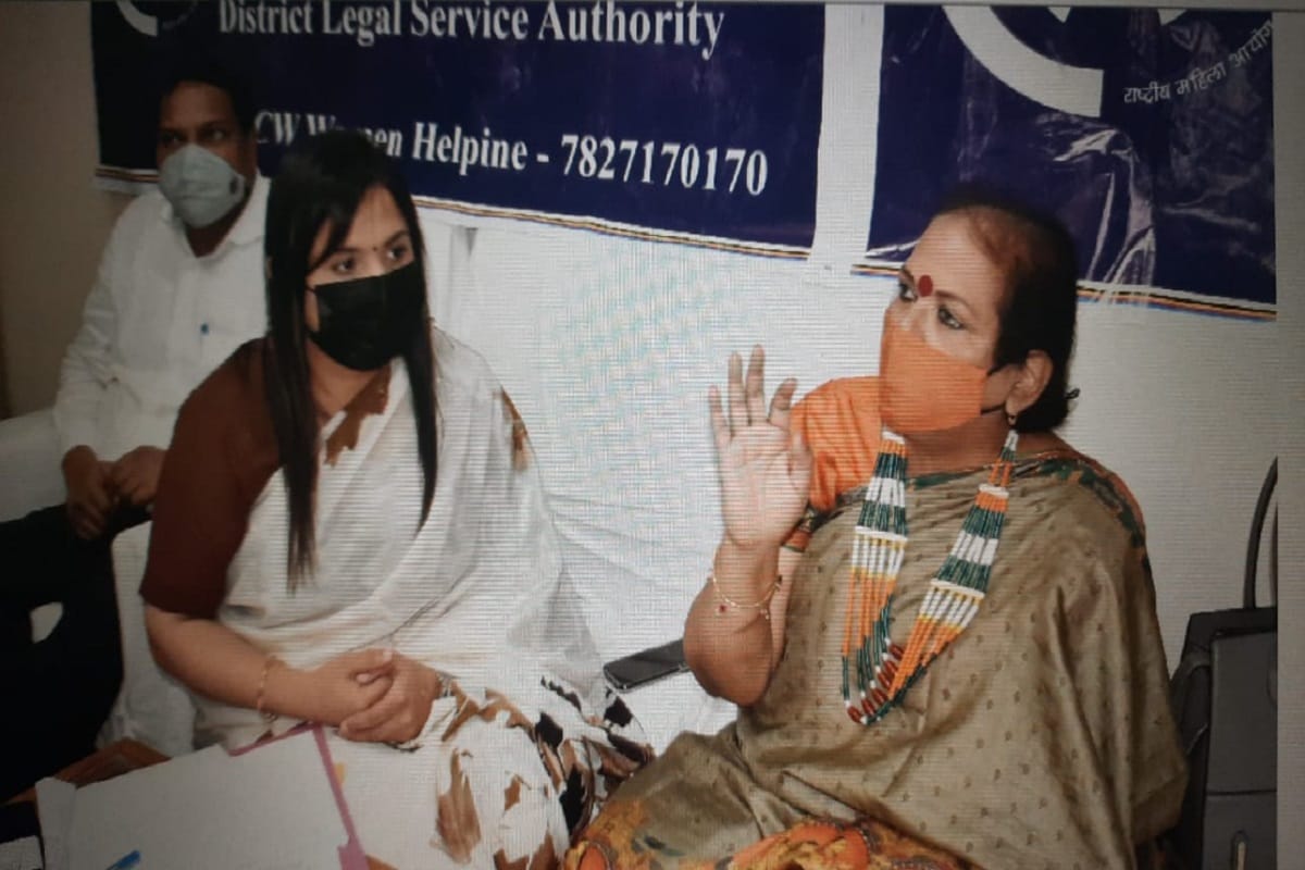 UP News: 60 complaints reached in front of the member of National Commission for Women in Meerut and 45  problems are resolved on the spot in one hour
