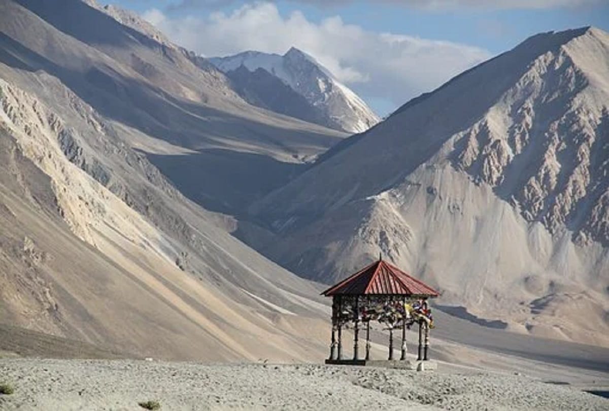 IRCTC tour package Laddakh Tour with Nubra and Pangong