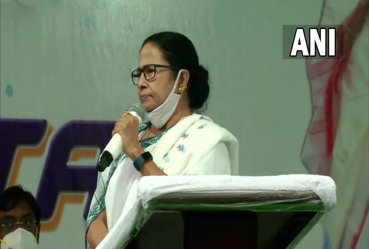 West Bengal CM Mamata Banerjee attacks BJP and PM Narendra Modi Amit Shah from rally in Bhabanipur