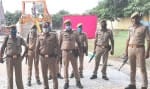 दादरी स्थित मिहिर भोज इंटर कॉलेज में प्रतिमा की सुरक्षा में तैनात पीएसी व पुलिस बल। संवाद