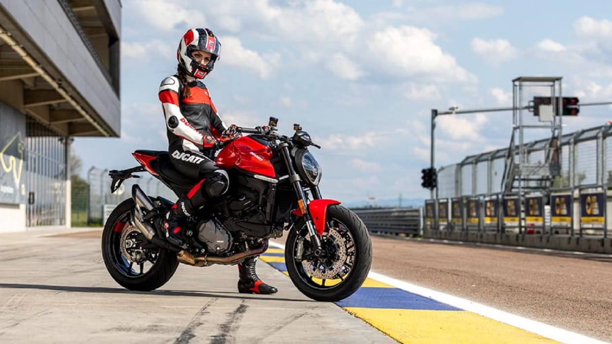 ducati monster new bike launch know starting price feature specification 2021 ducati monster