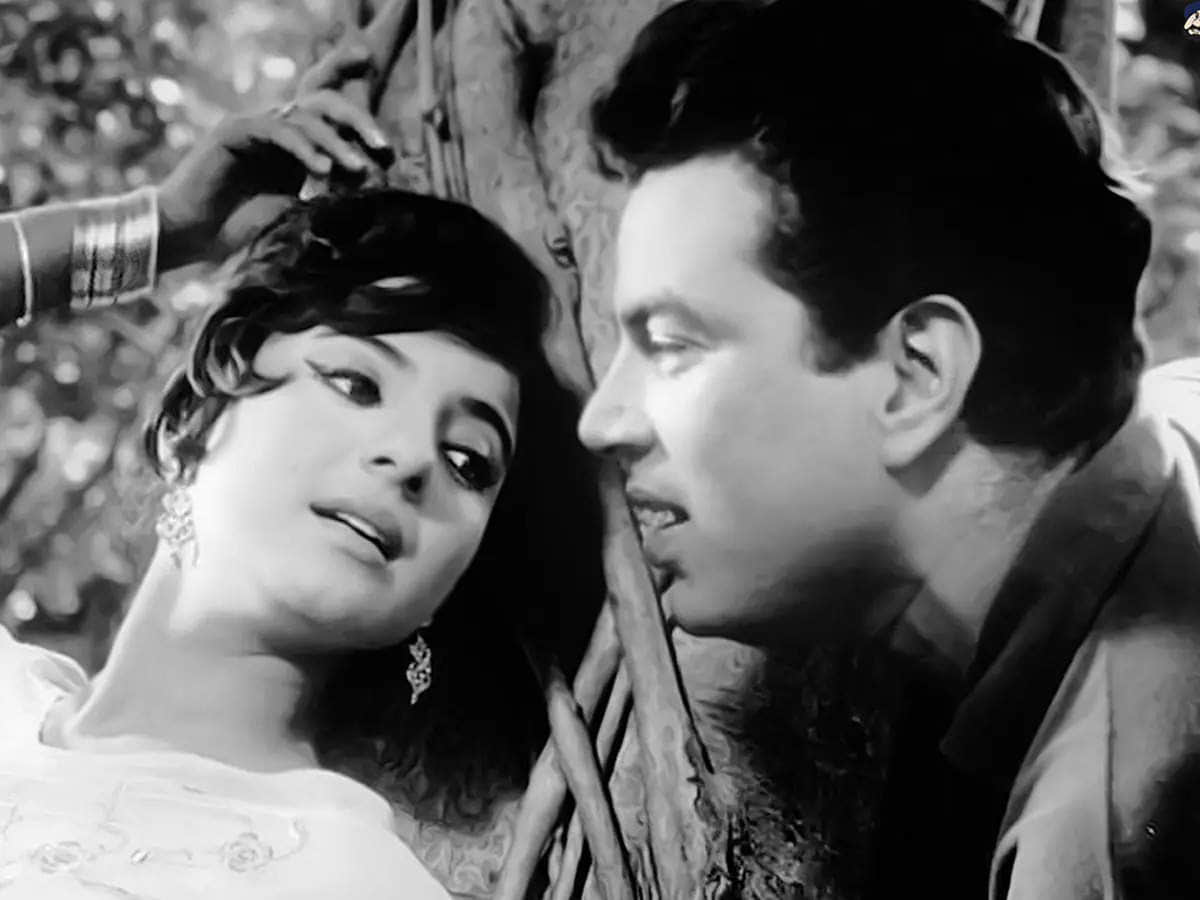 Tanuja Birthday Special: When Dharmendra was crossing every limit while intoxicated, Tanuja had given a strong slap