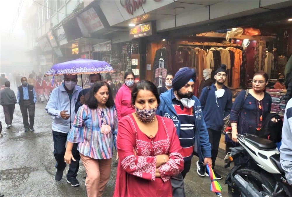 Uttarakhand News: Tourist Huge Rush in Mussoorie and Landslide in many Places Photos