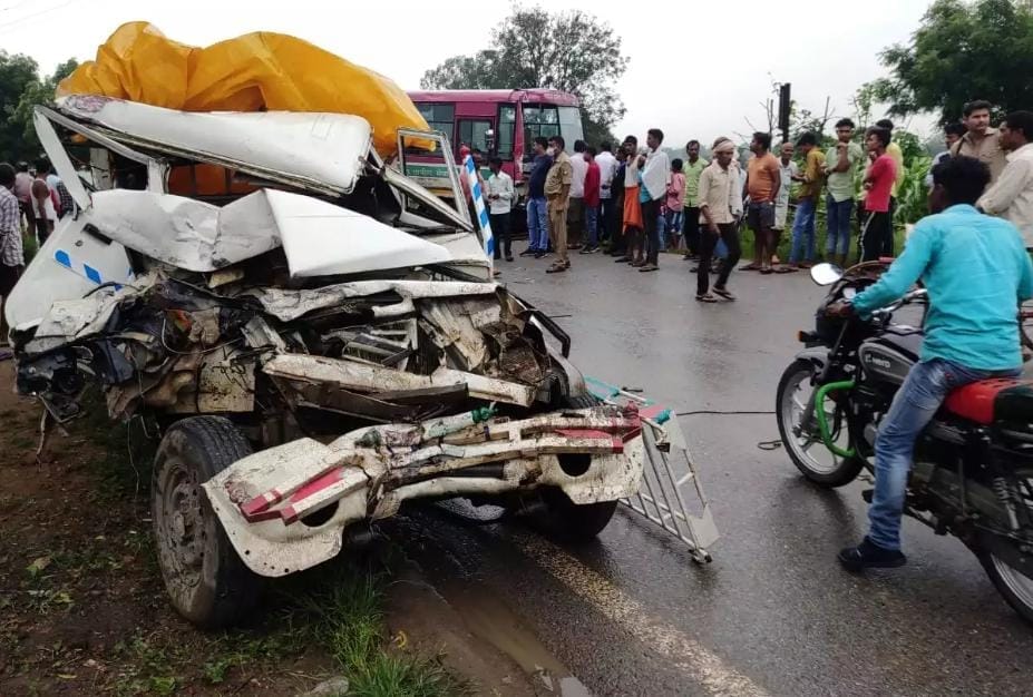 Sonbhadra: Nine people injured in two accidents, roadways and pickup collide on Bijpur-Murdhwa road
