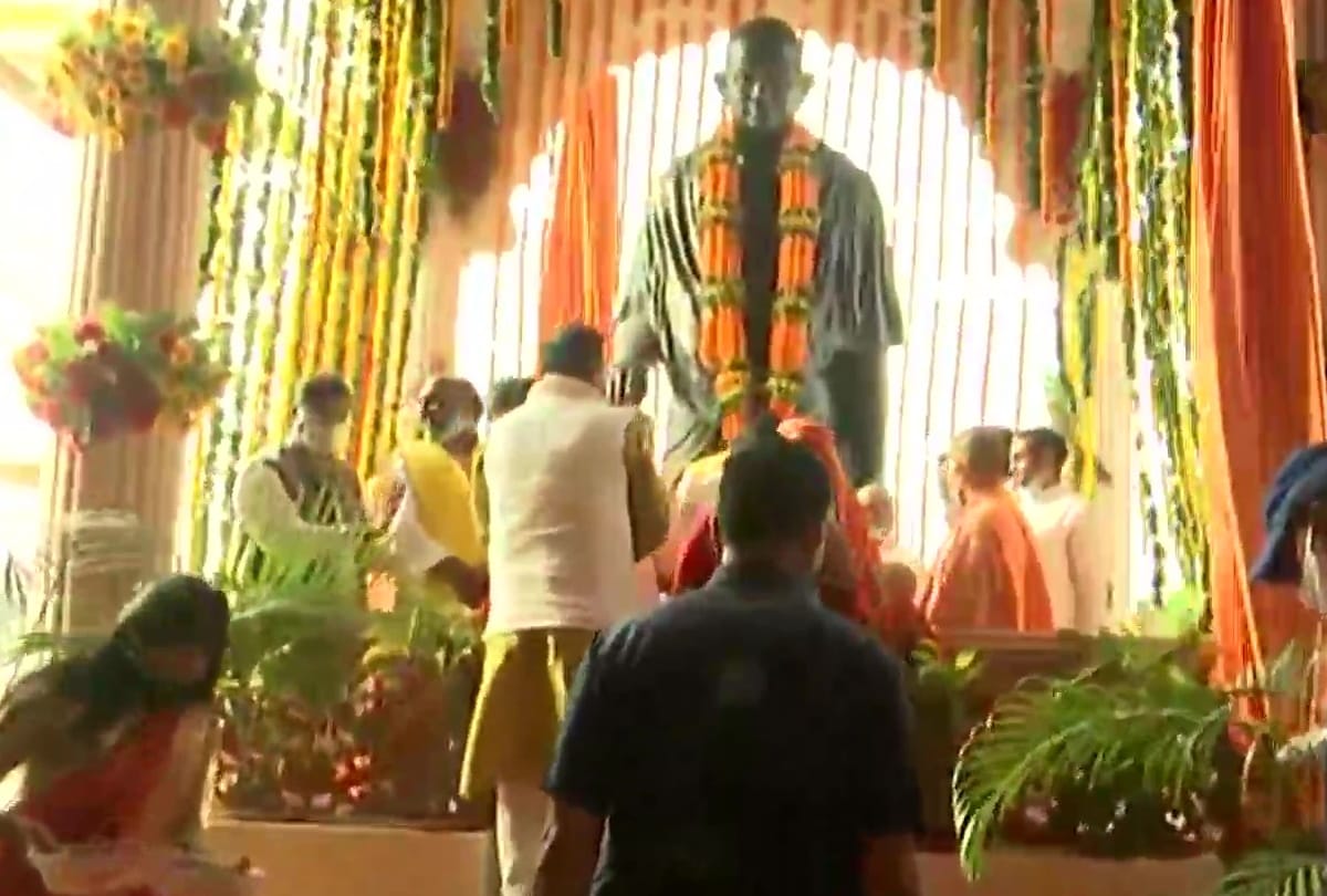 CM Yogi Adityanath and Union Minister Dharmendra Pradhan Inauguration statue of Mahant Digvijaynath in Gorakhpur