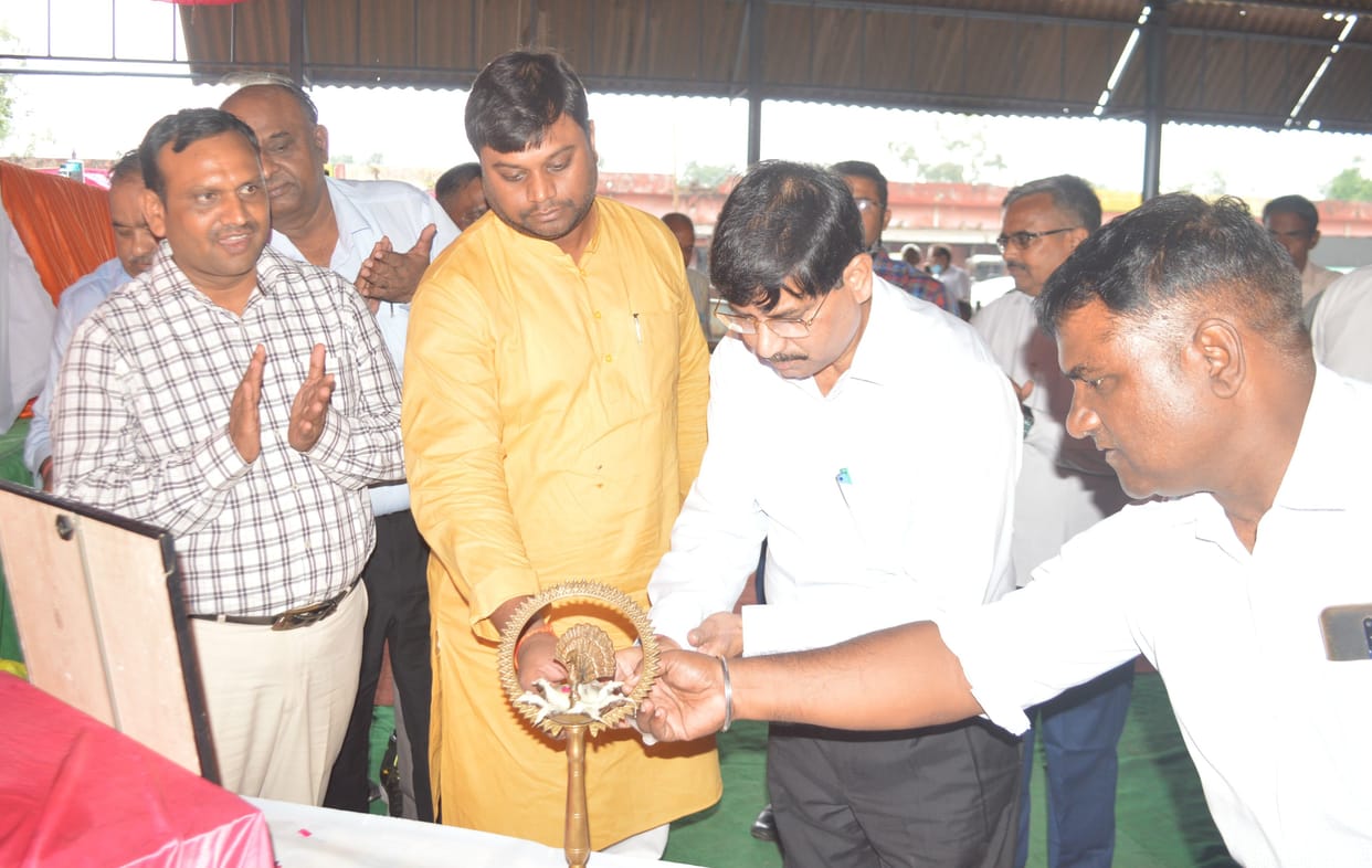 Hathras: Knowledge of farming with new technology given to farmers