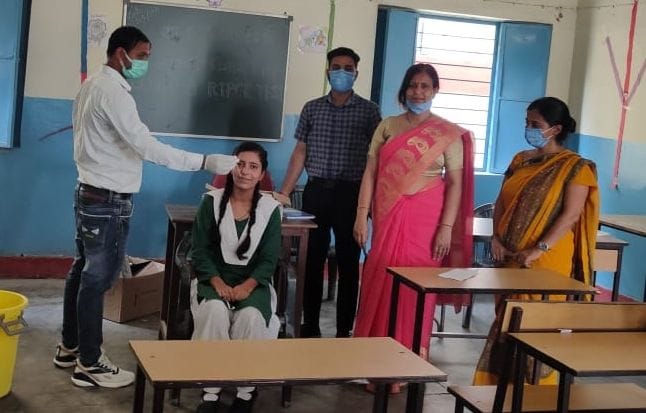 sample for girl students for corona test