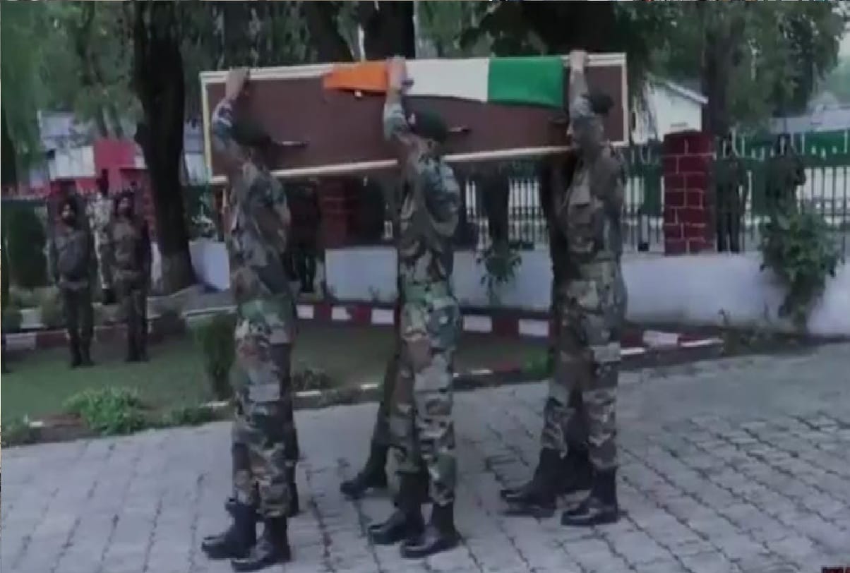 Shakir Manzoor Territorial Army jawan Army paid tribute to Martyr