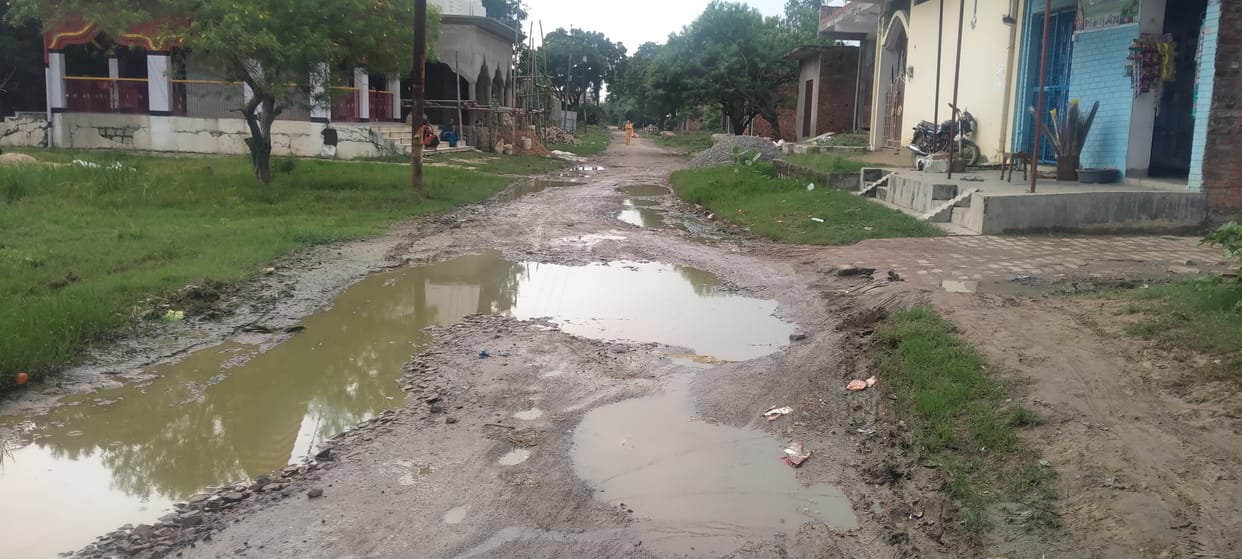 Sonbhadra: Roads need to be rid of potholes