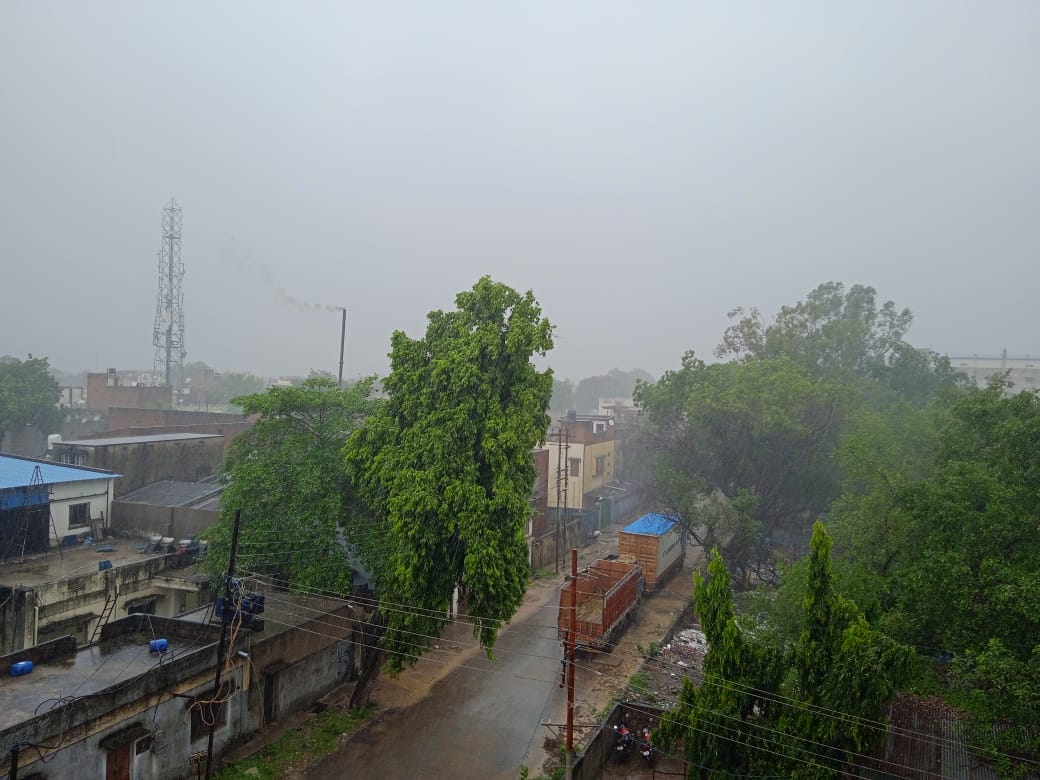 weather update varanasi rain become Relief from humidity  Meteorologists told banaras weather forecast next two days