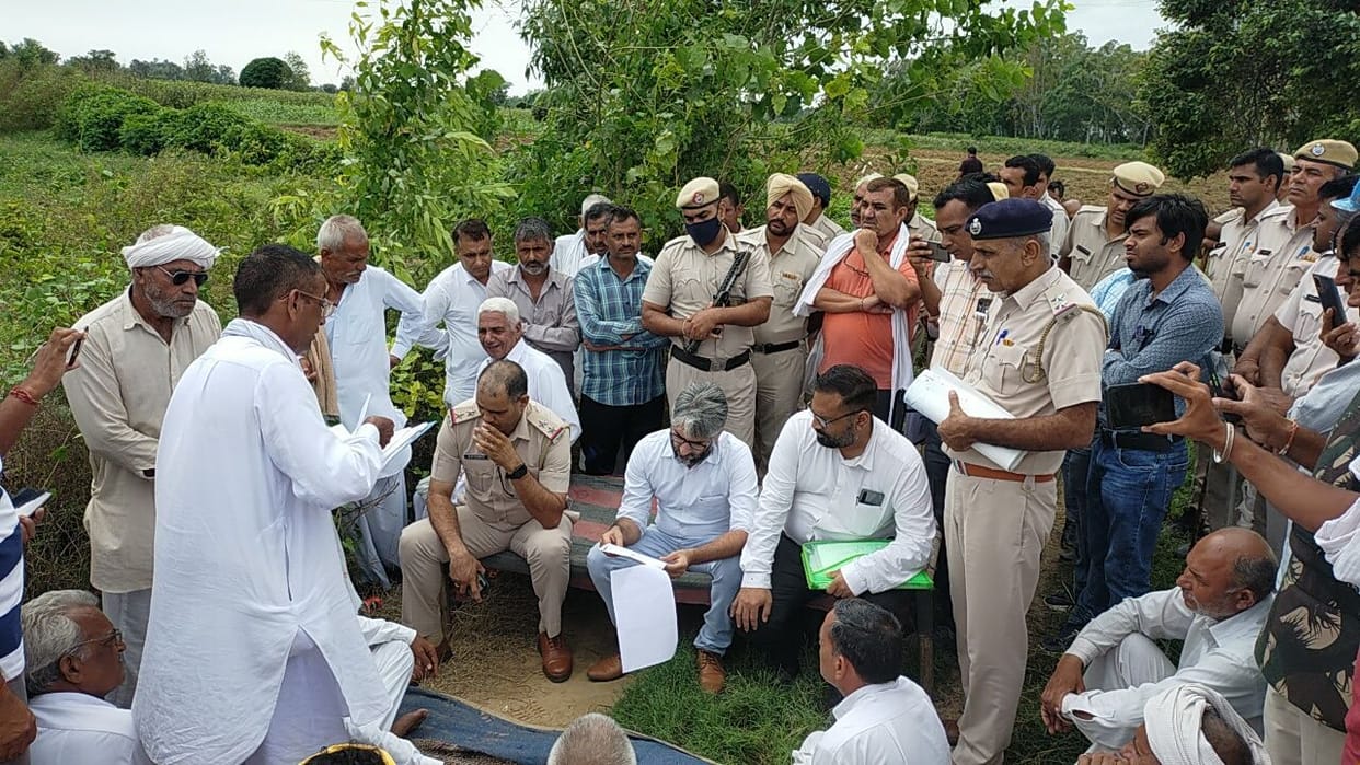Due to the protest of the farmers, the officers returned without laying the gas pipeline in Naharana